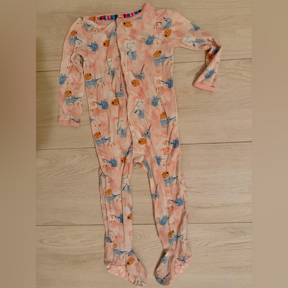 Magnetic me artist pajamas